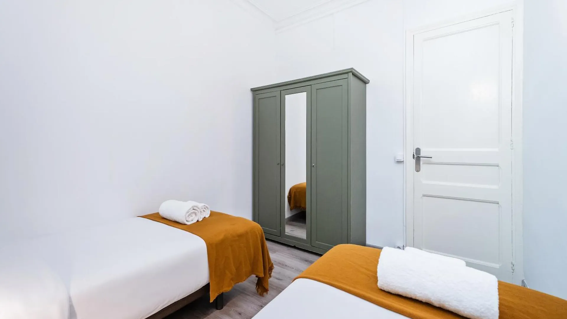Apartamento Rocafort In Eixample Barcelona